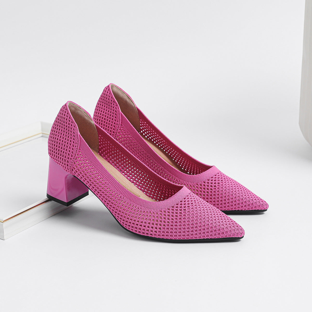 Sandali estivi casual da donna con punta a punta e tacco spesso, cavi