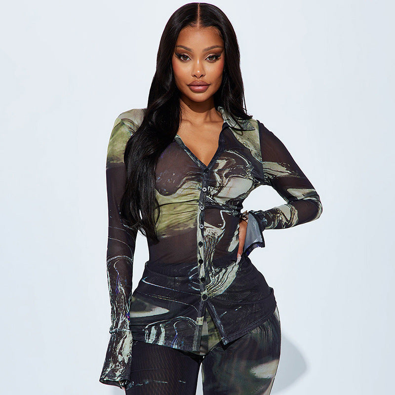 Completo due pezzi con bottoni e pieghe sul risvolto, stampa casual