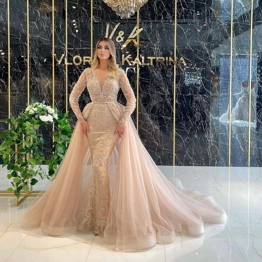 Abito da sposa semplice a maniche lunghe in stile francese