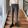 Pantaloni dritti per ragazzi, antipiega, versatili e leggermente maturi