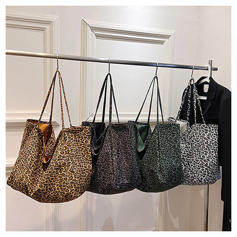 Leopard Print European And American Retro Casual Textured One-shoulder Bag