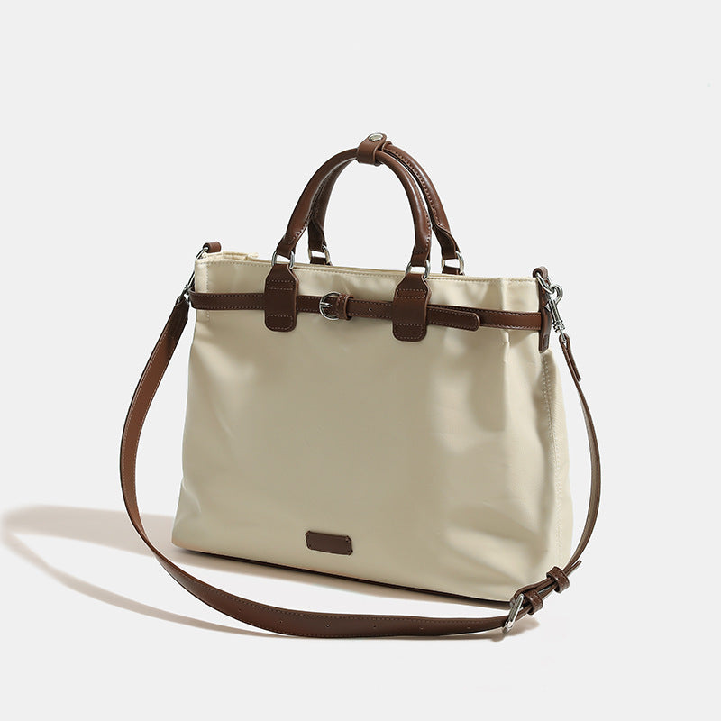 Borsa a tracolla in nylon semplice e capiente da donna