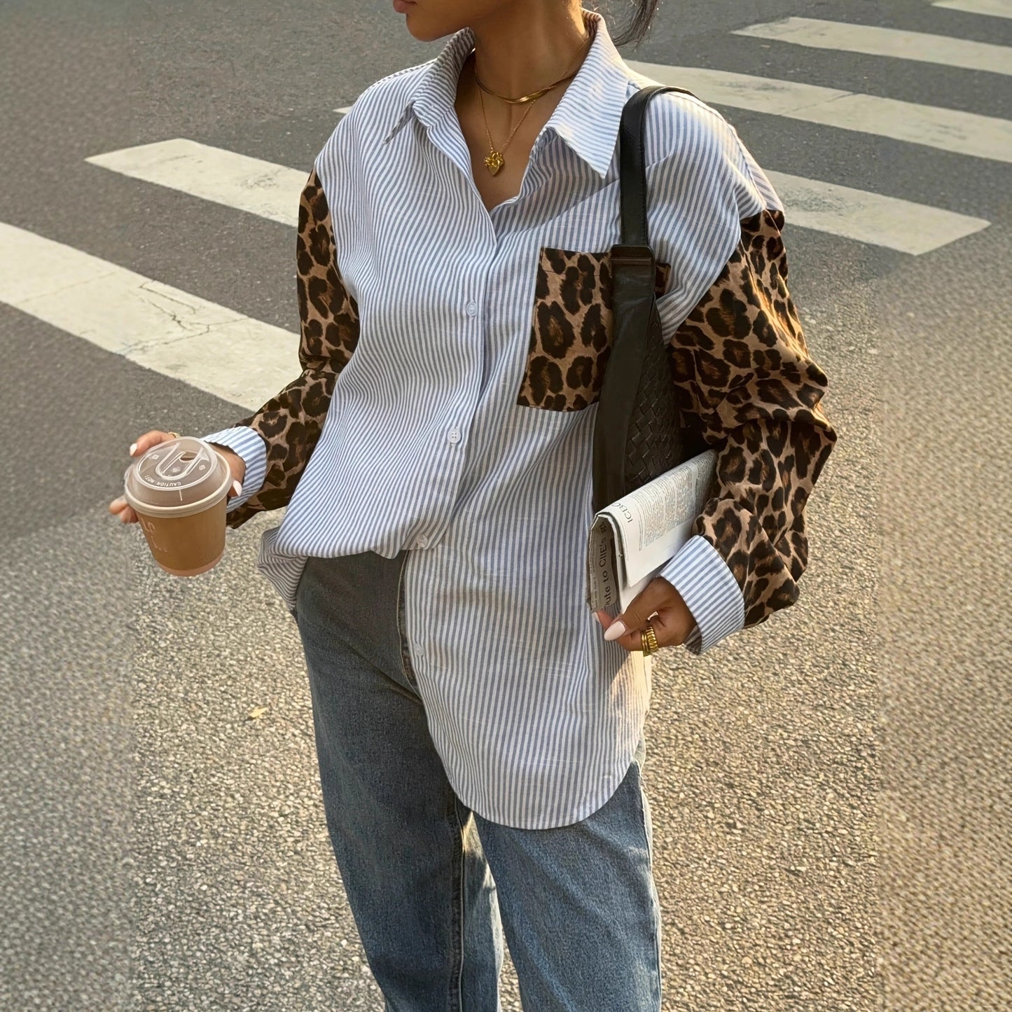 Nuovo top camicia patchwork con stampa leopardata dalla vestibilità morbida