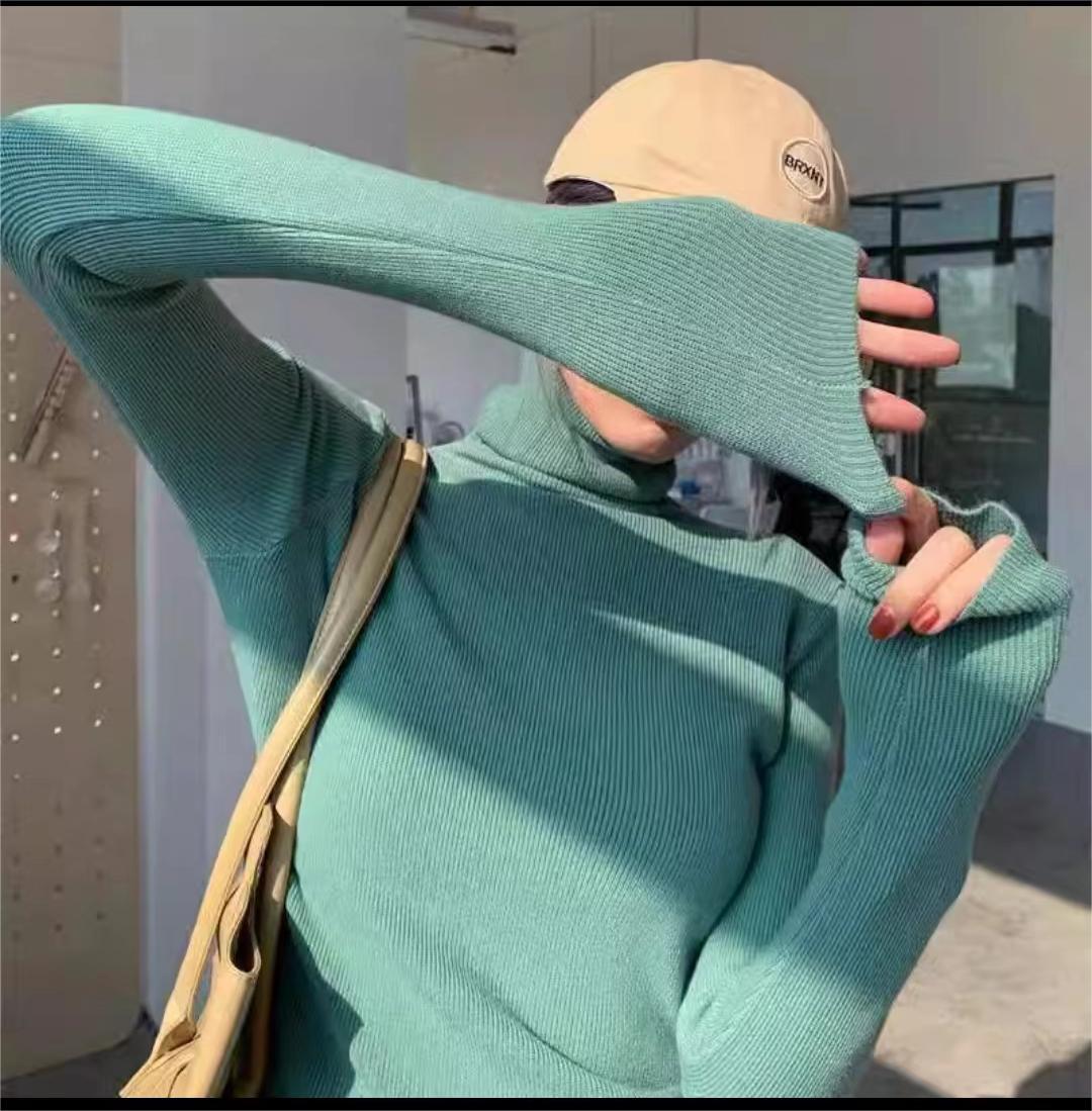 Maglione da donna con risvolto e fondo sottile