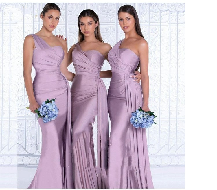 Abito da sposa elegante da sirena taglie forti monospalla