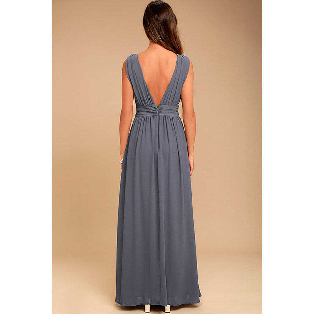 Vestito lungo smanicato con scollo a V profondo da donna