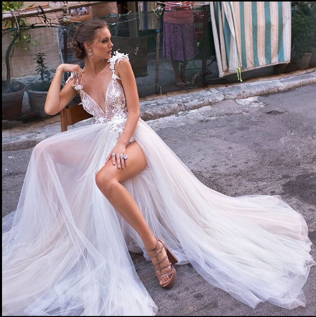 Abito da sposa Angel, Colletto in pizzo con diamanti, Strass sposa con spacco alto, Abito da sposa leggero con schiena scoperta