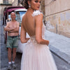 Abito da sposa Angel, Colletto in pizzo con diamanti, Strass sposa con spacco alto, Abito da sposa leggero con schiena scoperta