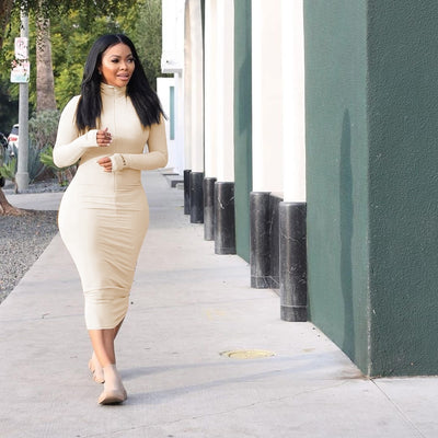 Abito casual alla moda con maniche lunghe ricamate a righe in tinta unita e lettere