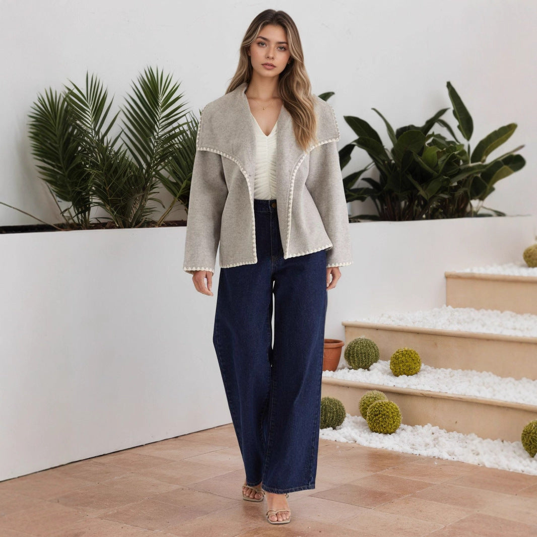 Elegante cappotto cardigan corto caldo con contrasto di colore e design ampio