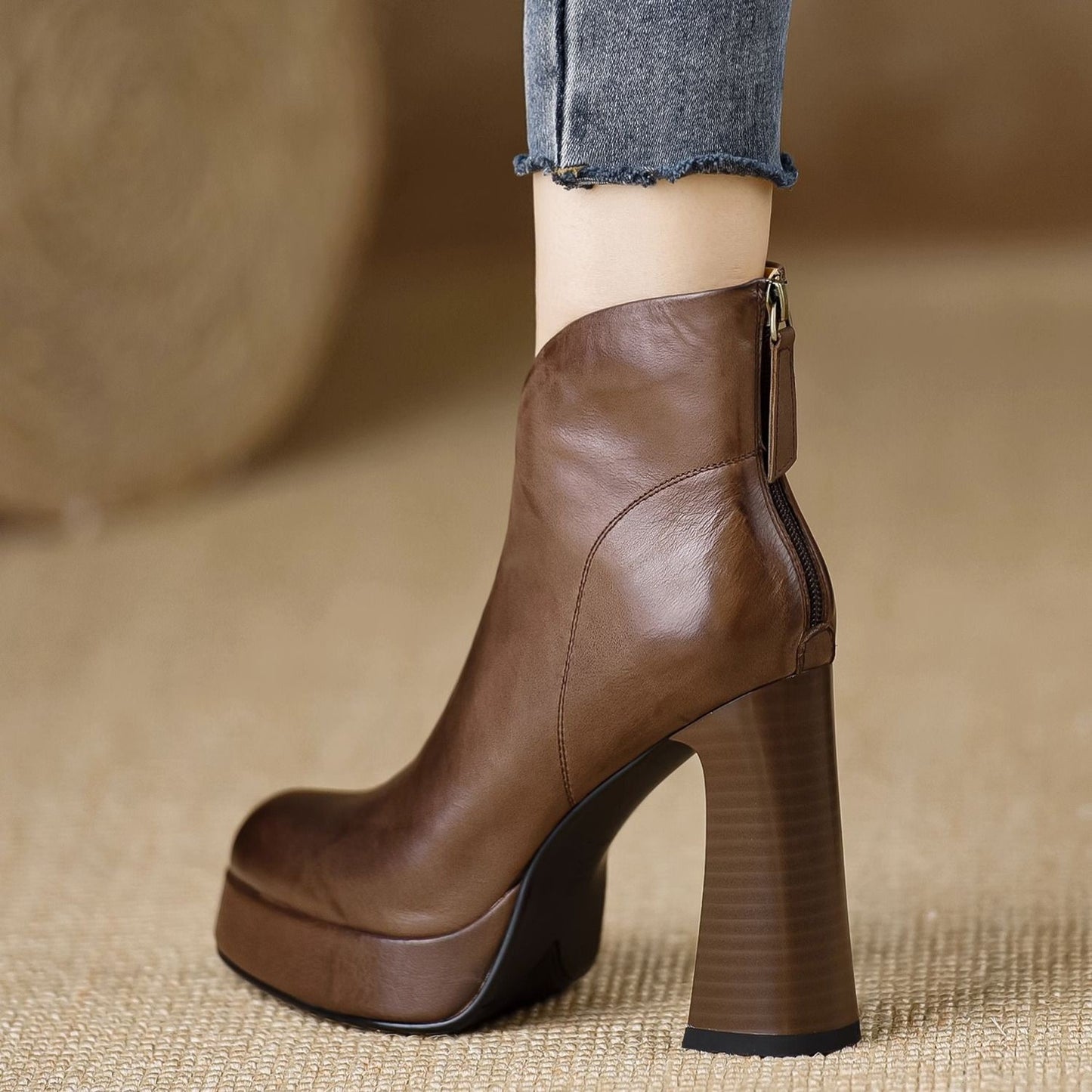 Retro Brown Chunky Heels Round Head Temperament Back Zipper Platform Booties