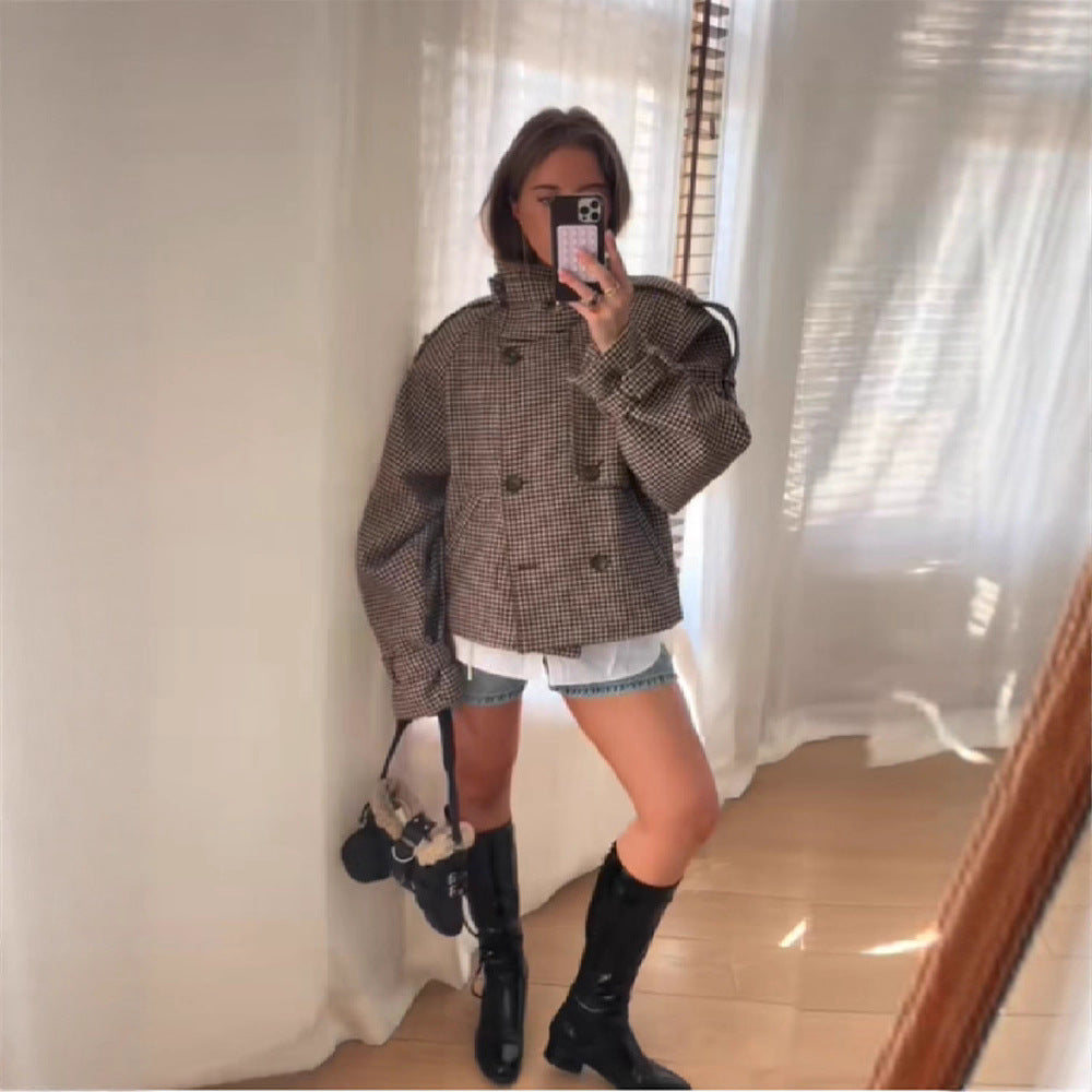 Fashionable Short Checkered Coat For Women