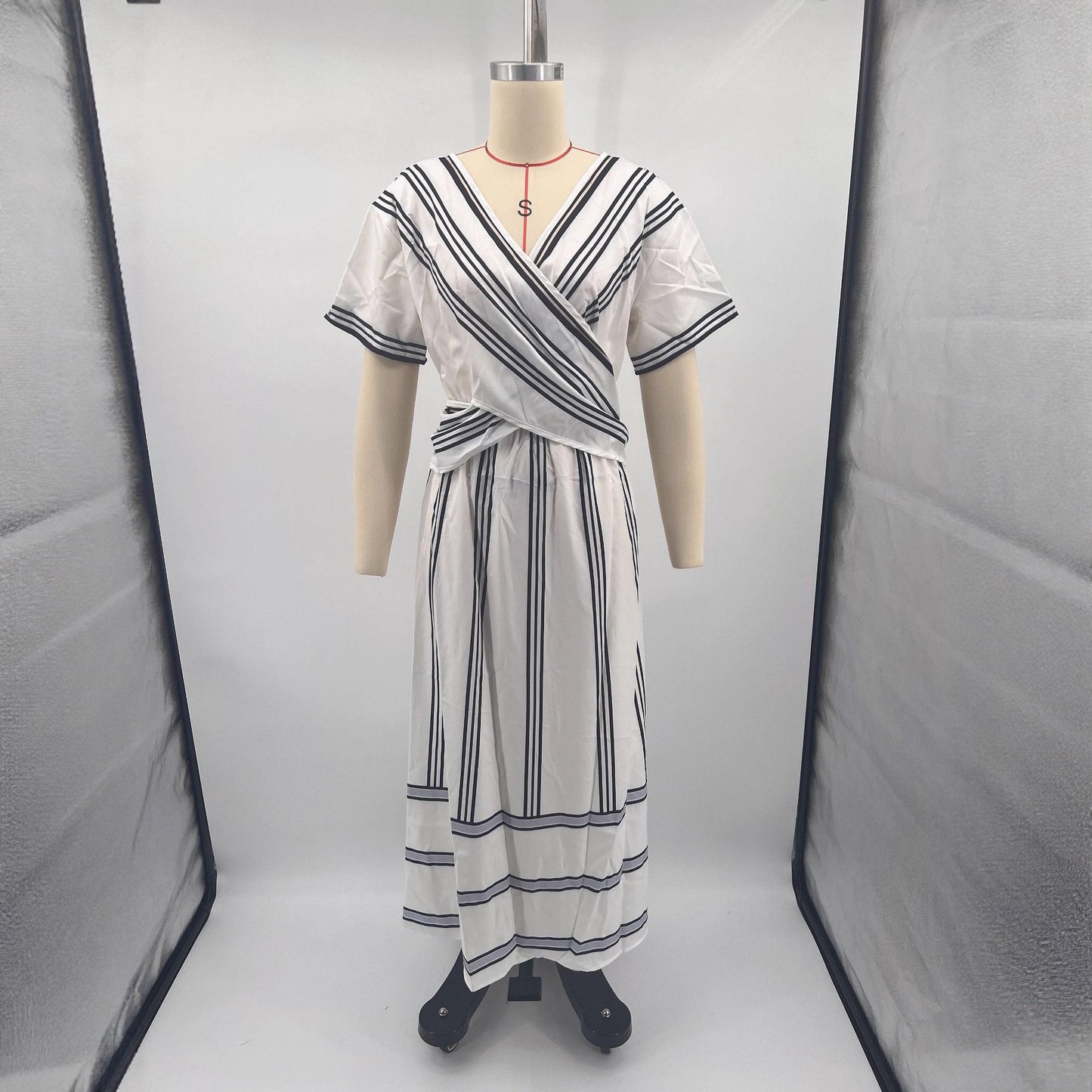 Summer Vacation V-Neck Womens Short-Sleeve Pleated Maxi Dress