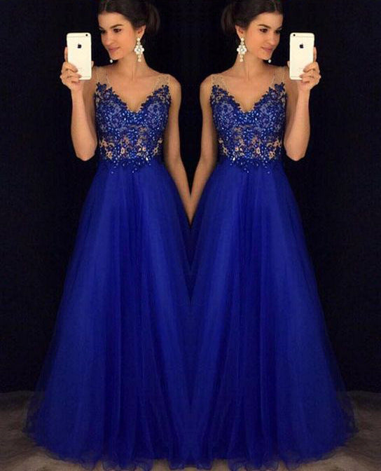 Abito lungo elegante blu in chiffon con perline e schiena scoperta a pois