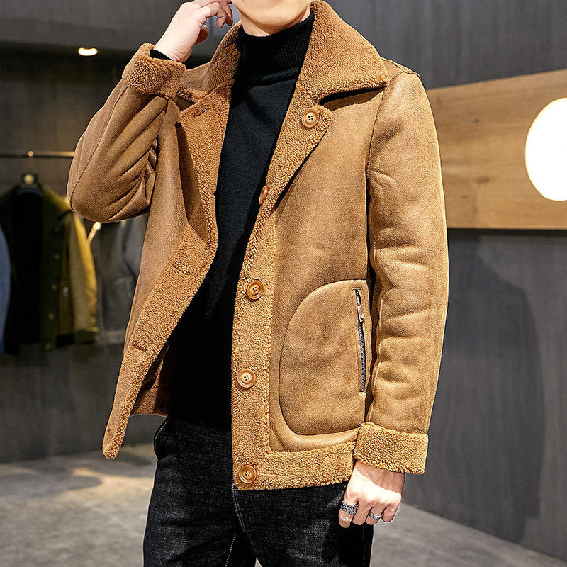 Wear a lamb fur coat on both sides