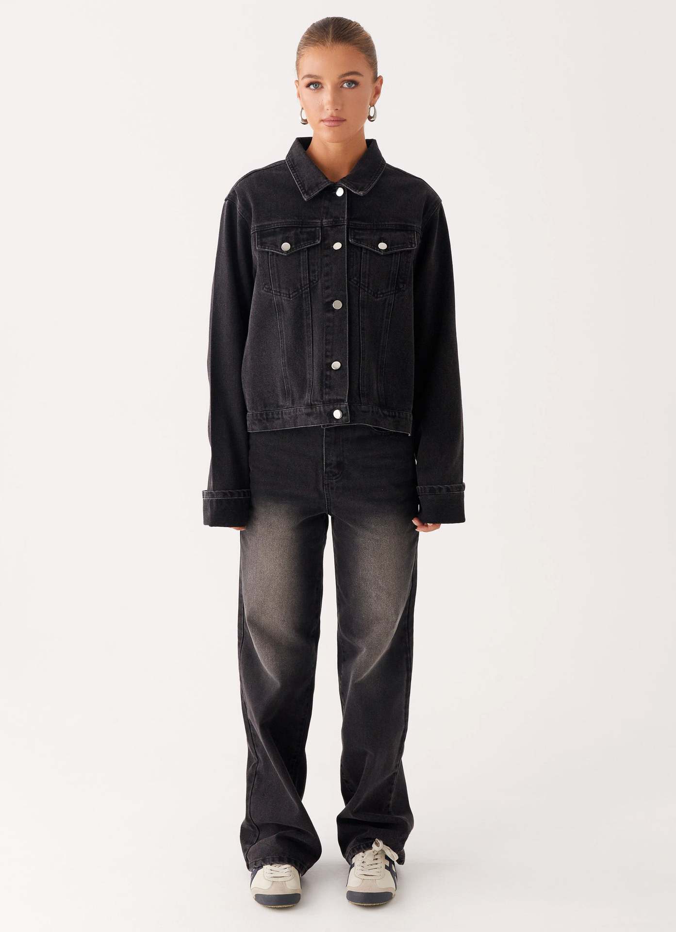 Giacca di jeans casual con colletto rovesciato e maniche lunghe