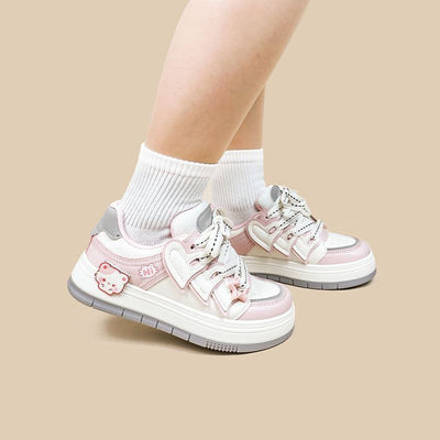 Popolare scarpa da ginnastica con suola spessa, ragazza carina alla moda