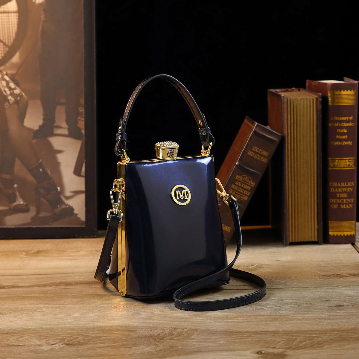 Borsa a tracolla monospalla in pelle verniciata lucida, leggera e di lusso, coordinabile