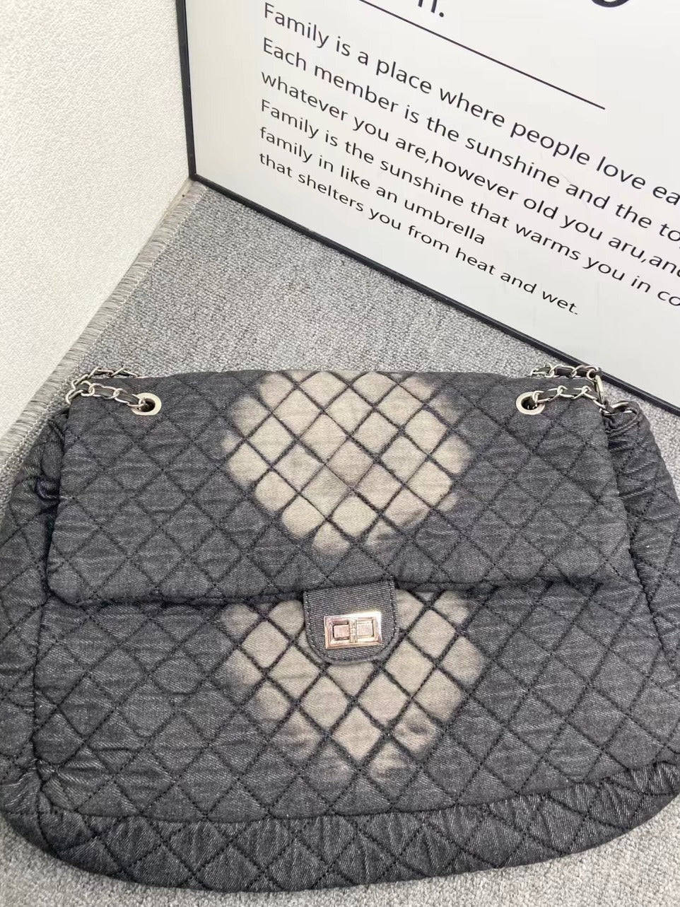 Borsa hobo in denim tinto a inchiostro