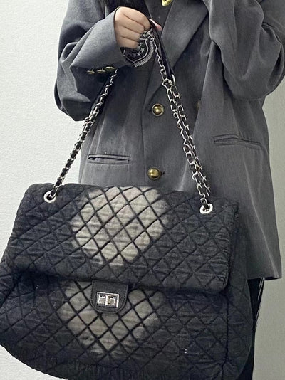 Borsa hobo in denim tinto a inchiostro