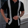 Completo da uomo con camicia a maniche corte e pantaloncini con stampa a risvolto