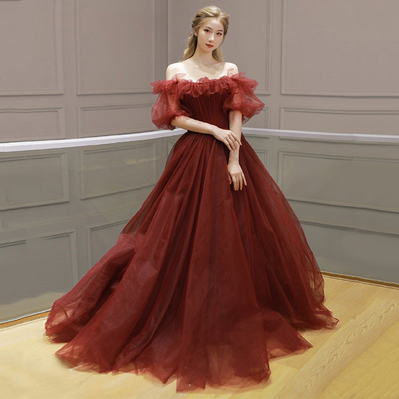 Abito da ballo da principessa lungo in tulle rosso a spalle scoperte