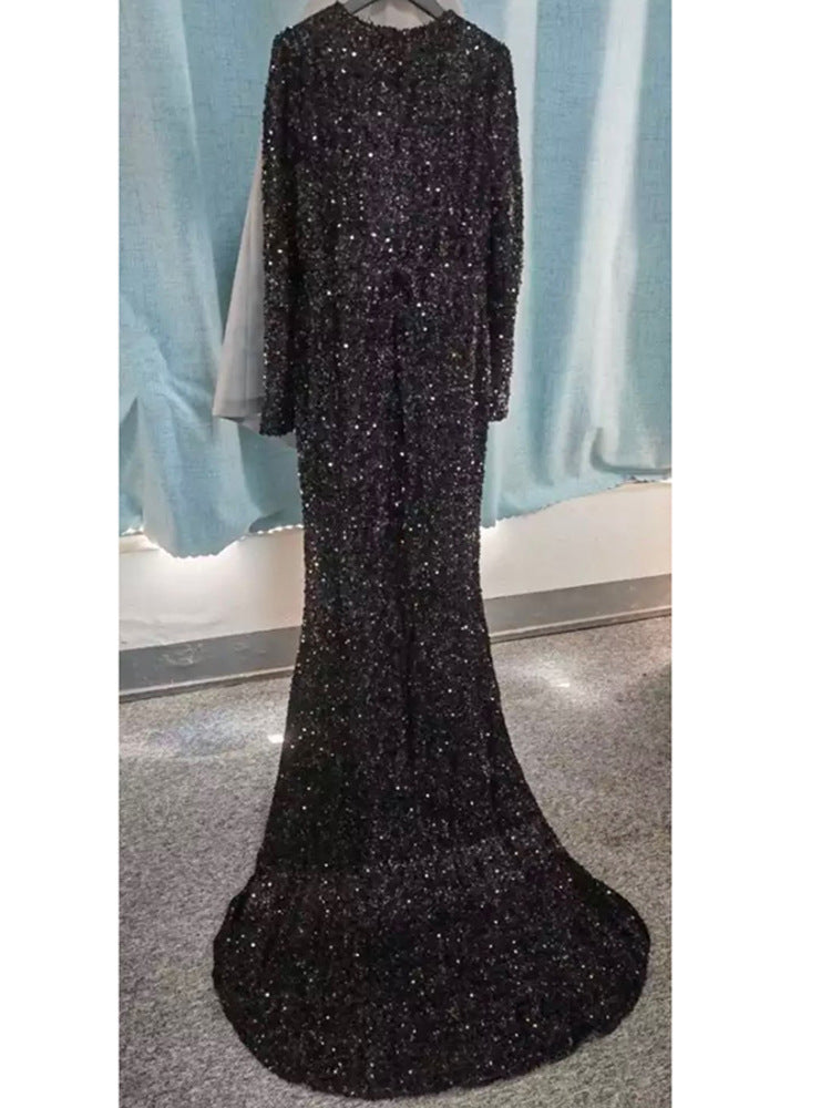 Vestito da sera lungo grigio con paillettes e maniche lunghe