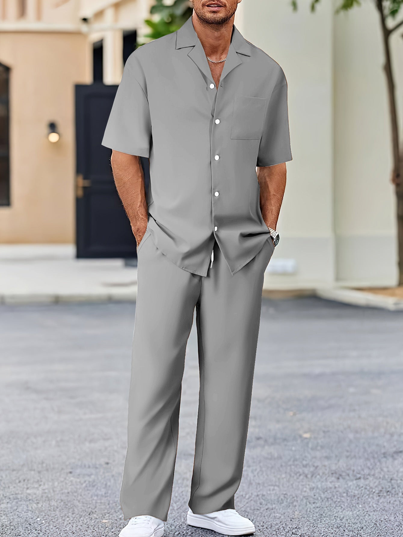 Abito casual alla moda con bavero e maniche corte