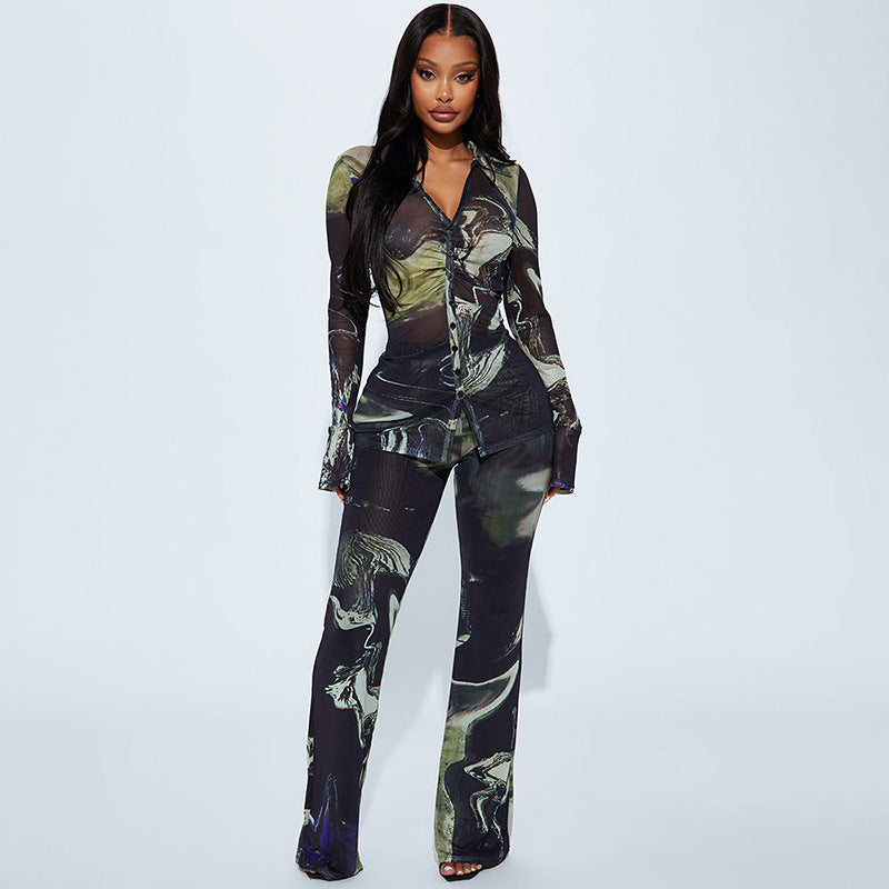 Completo due pezzi con bottoni e pieghe sul risvolto, stampa casual