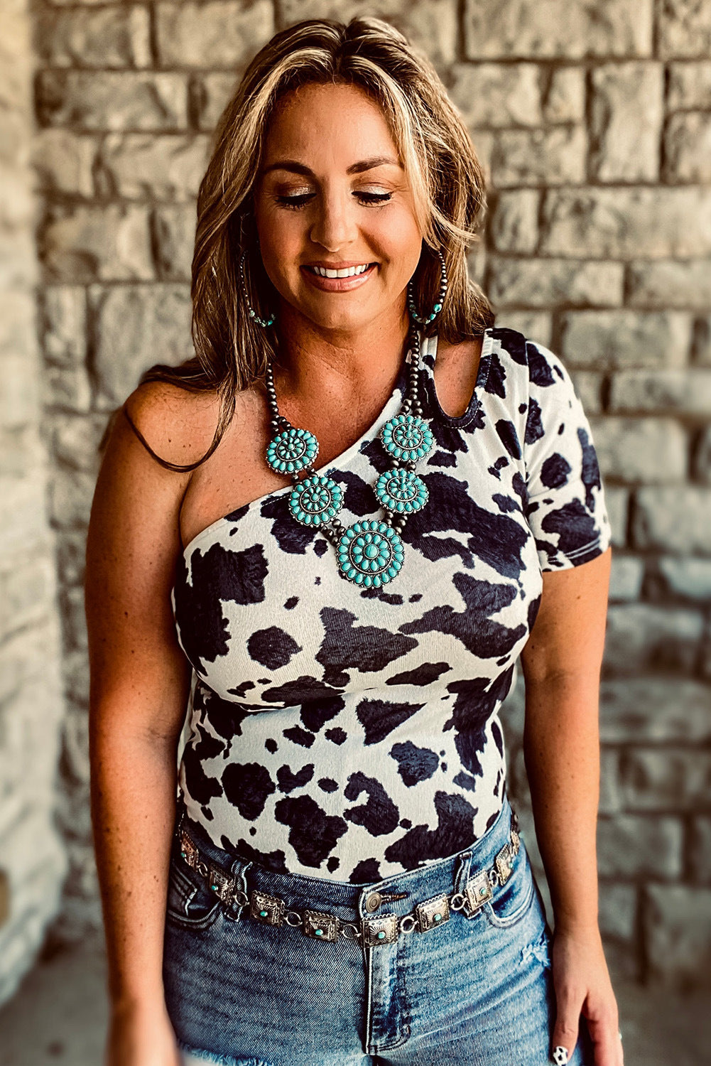 Womens Leopard-Print Short-Sleeve Off-Shoulder Top With A Crew Neck