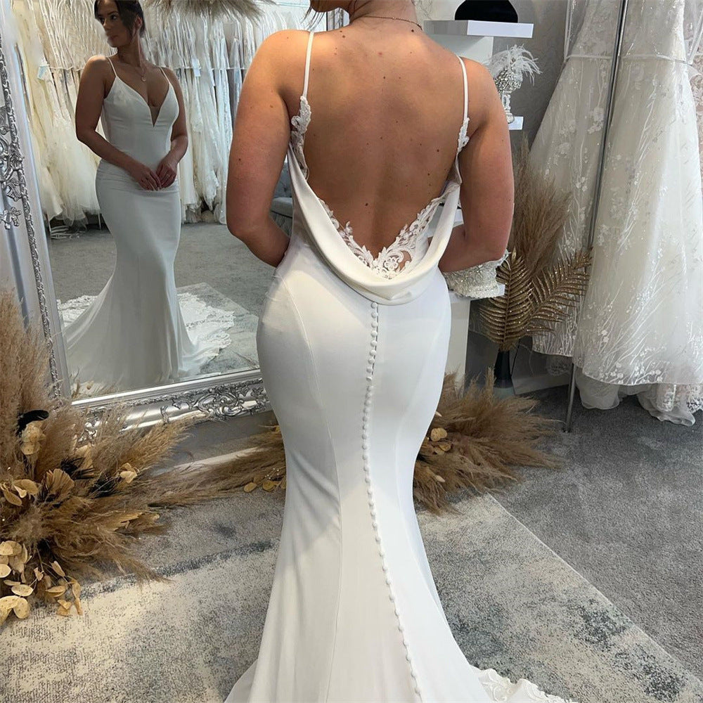 Abito da Sposa Scenico in Raso Semplice Senza Schienale Stile Mori con Spalline a Strascico