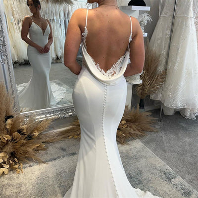 Abito da Sposa Scenico in Raso Semplice Senza Schienale Stile Mori con Spalline a Strascico