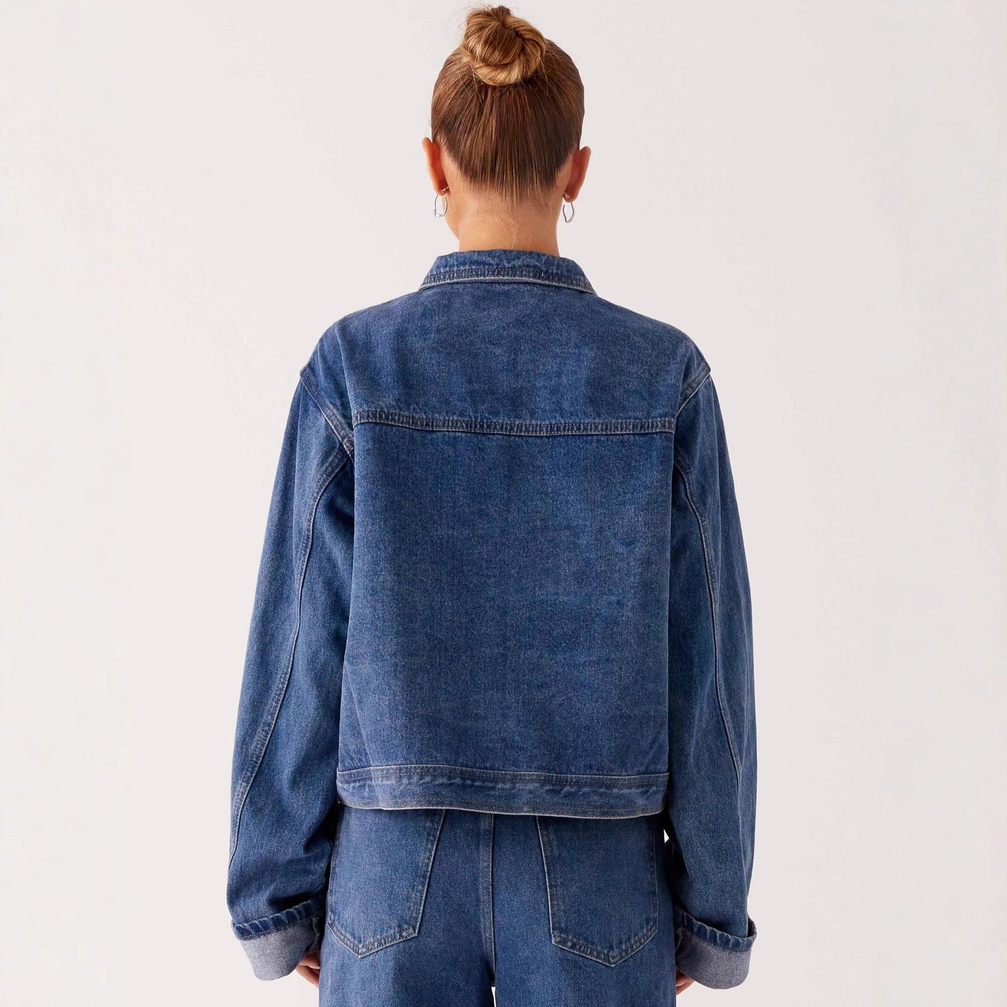 Giacca di jeans casual con colletto rovesciato e maniche lunghe