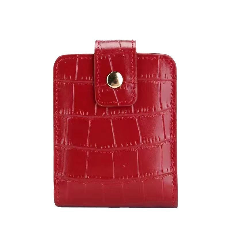 Modello di moda con specchio portatile borsa cosmetica portatile