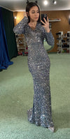 Vestito da sera lungo grigio con paillettes e maniche lunghe