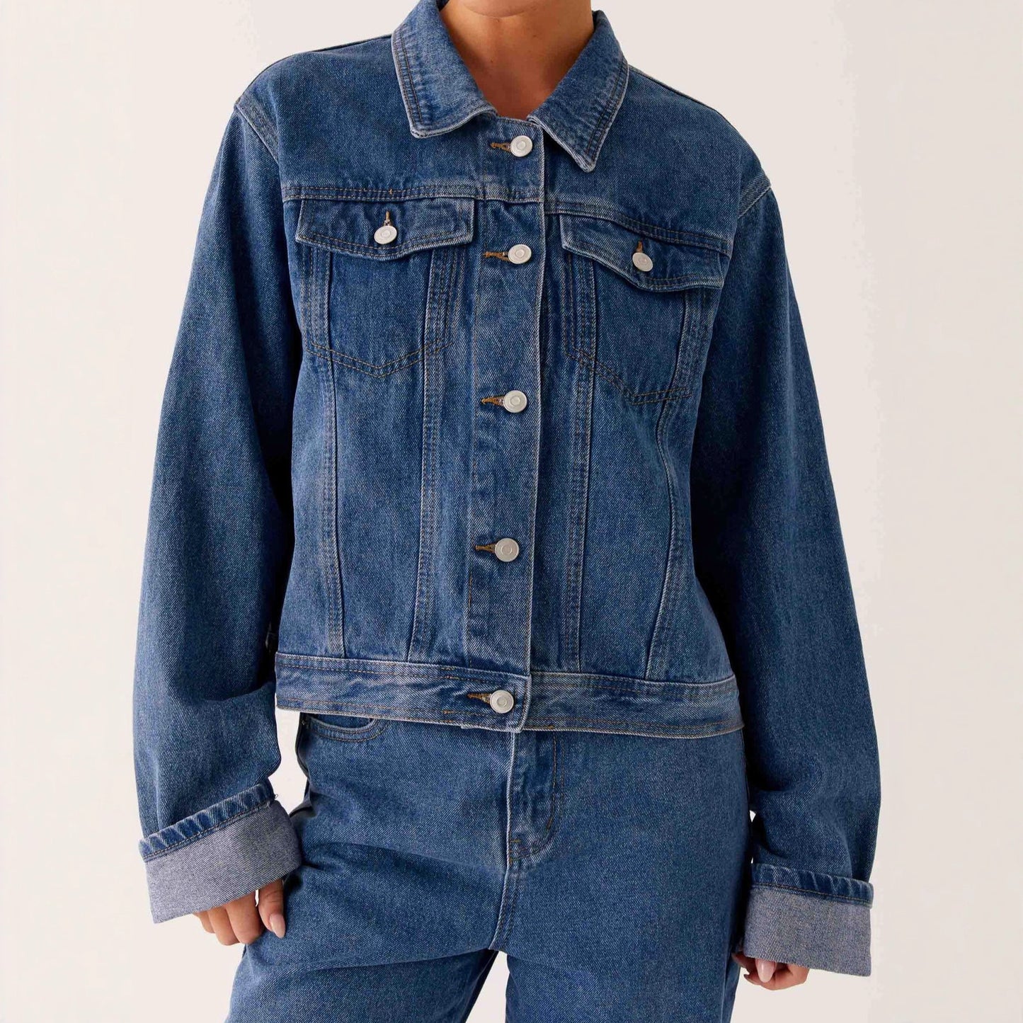 Giacca di jeans casual con colletto rovesciato e maniche lunghe