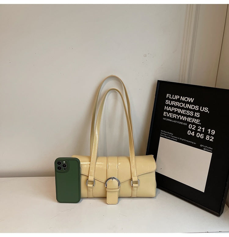 Nuova borsa a tracolla semplice e versatile alla moda da portare sottobraccio