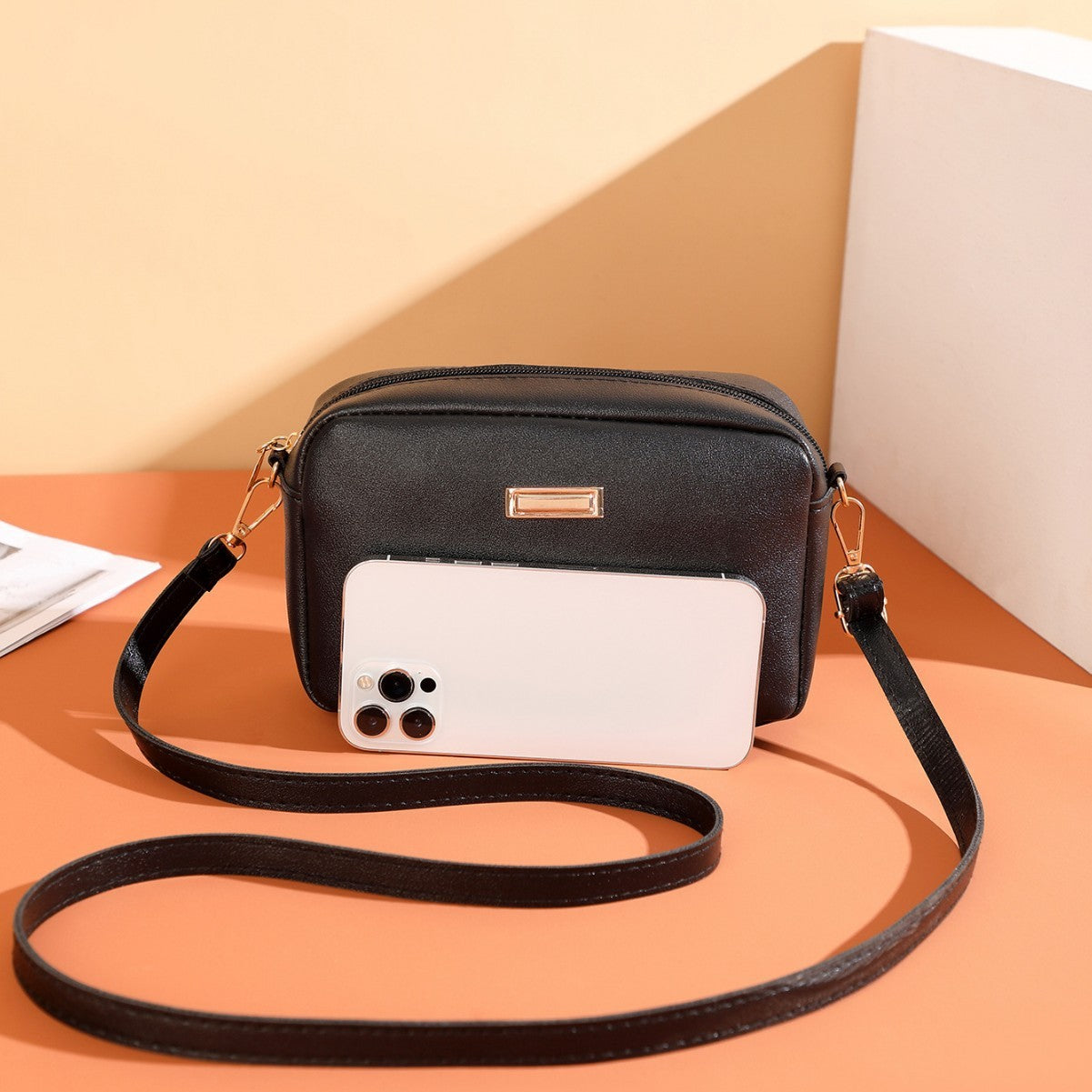 Materiale PU semplice e tinta unita per donna