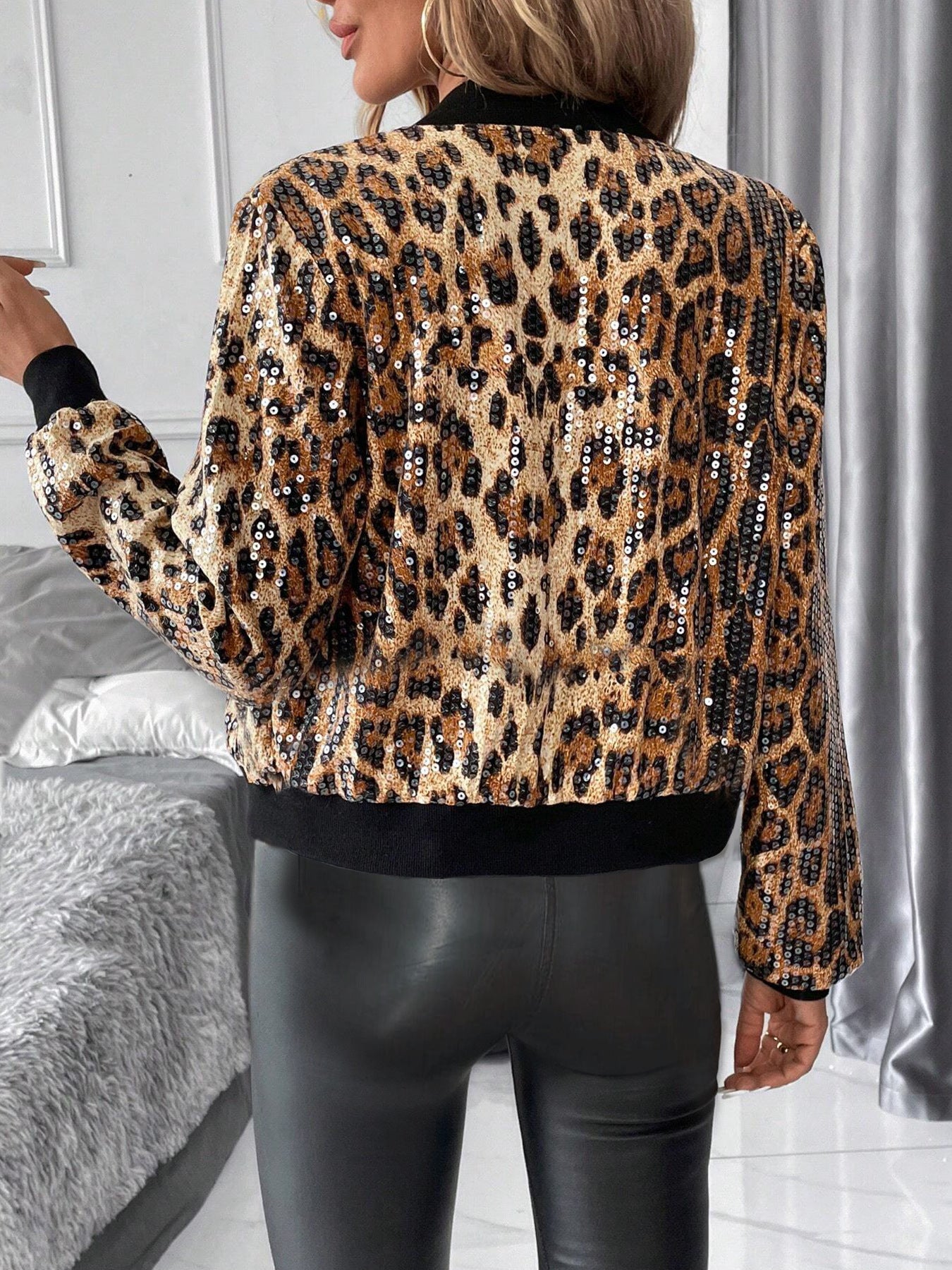 Decorazione con cerniera superiore in paillettes europea e americana