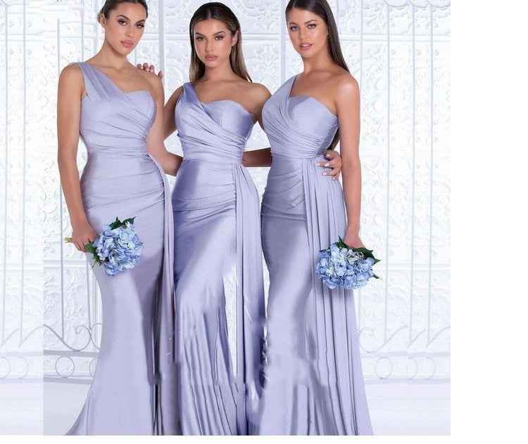 Abito da sposa elegante da sirena taglie forti monospalla