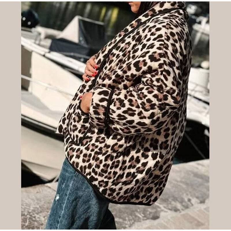 Cappotto da donna con risvolto, ampio e caldo, con stampa leopardata vintage