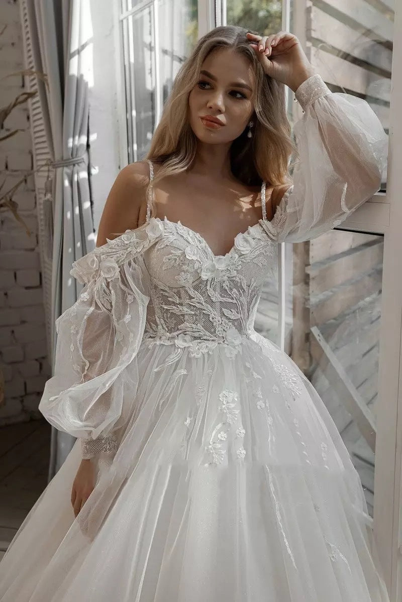 Abito da sposa Boho Abito da sposa con maniche a sbuffo e spalle scoperte
