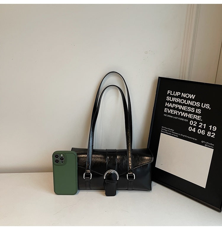 Nuova borsa a tracolla semplice e versatile alla moda da portare sottobraccio