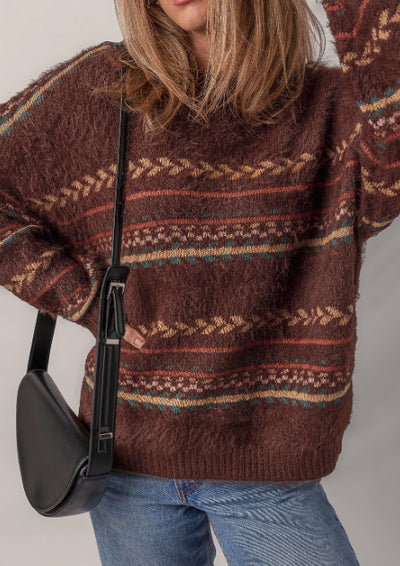 Maglione lavorato a maglia con spalle scese in mohair con motivo etnico marrone