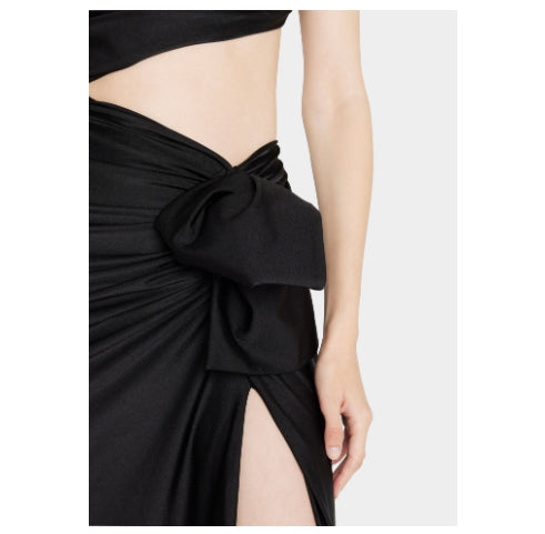Vestito da donna a maniche lunghe con spacco obliquo a spalla scoperta, elasticizzato