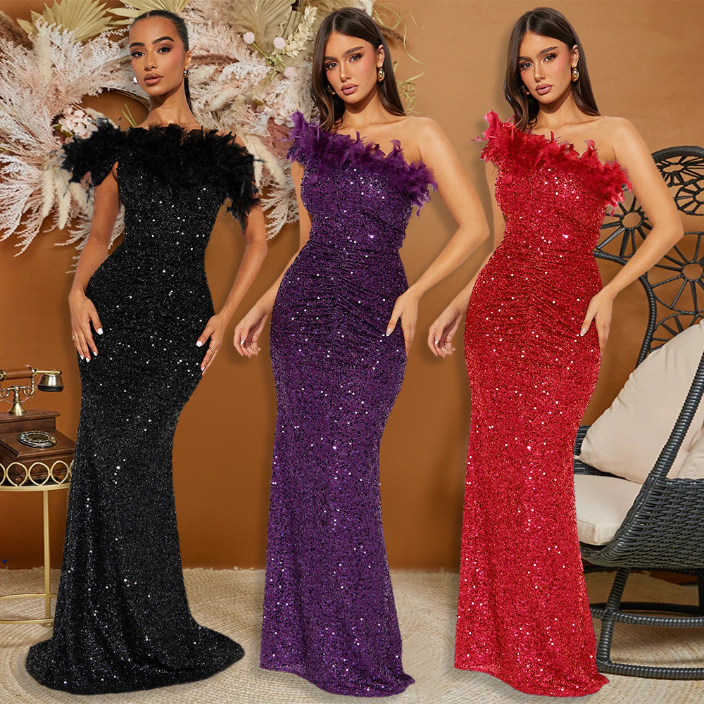 Abito da sera sexy da donna con paillettes nere e piume cucite