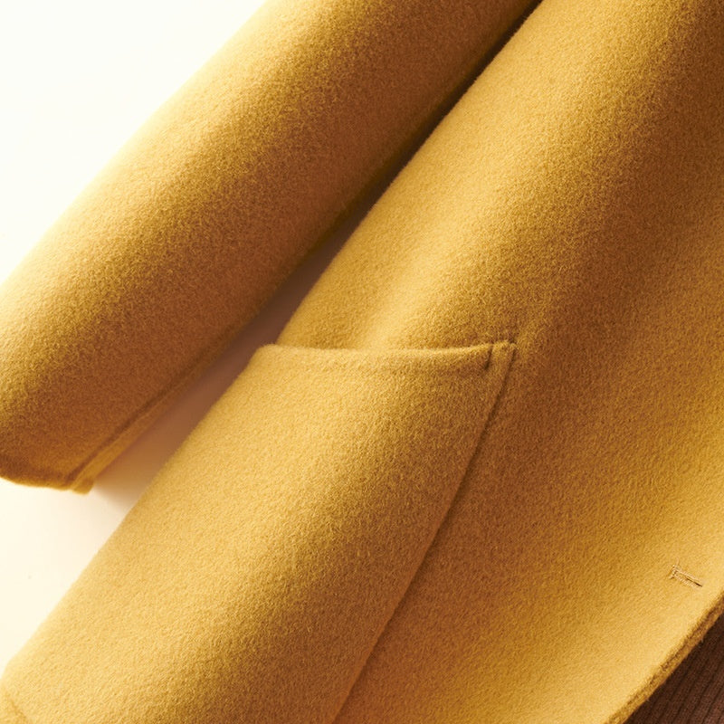 Cappotto di media lunghezza da donna in lana con collo a bambola, fibbia in perle, double face, Woolen Goods