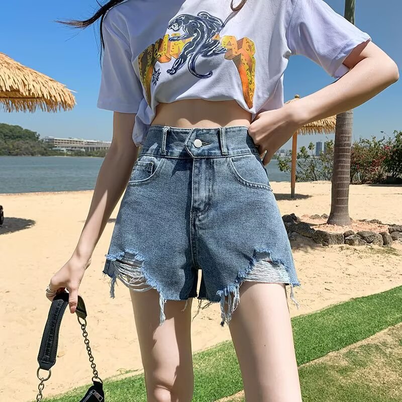 Shorts di Jeans Strappati Estivi da Donna