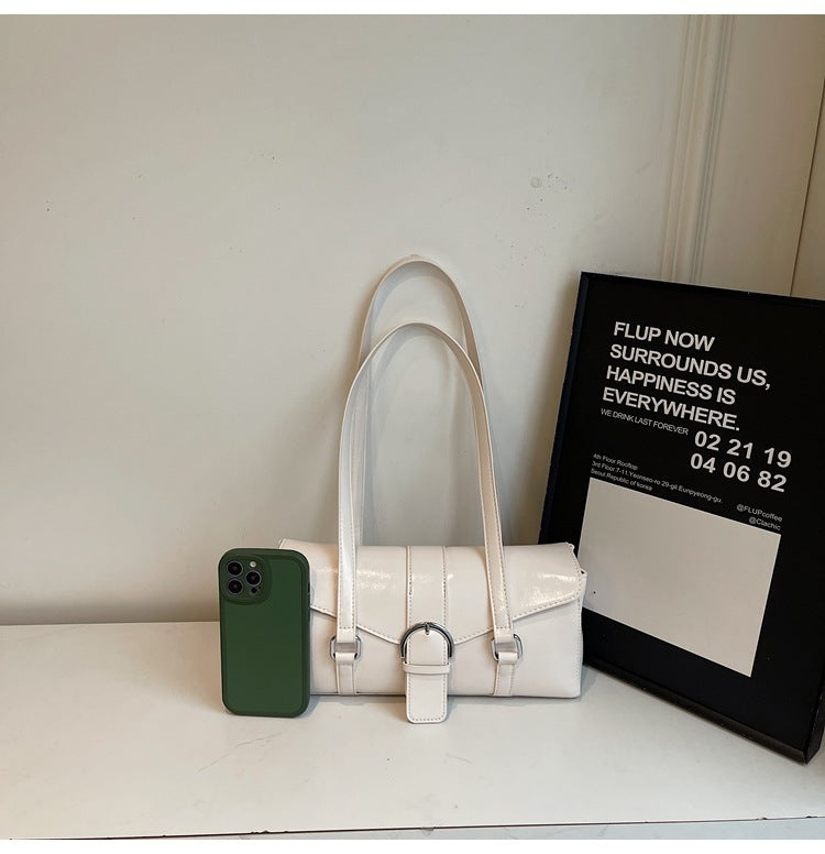 Nuova borsa a tracolla semplice e versatile alla moda da portare sottobraccio