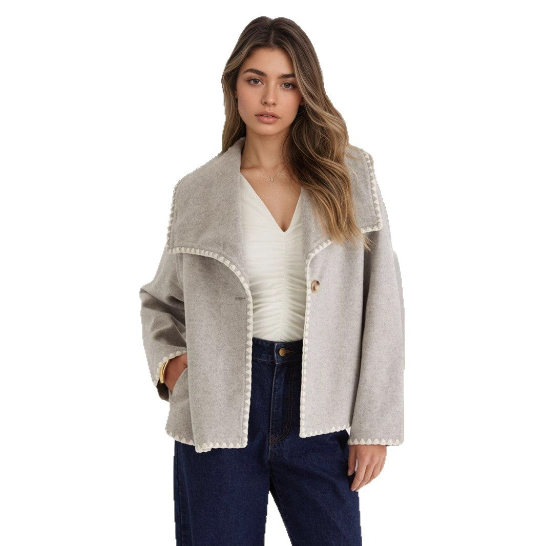 Elegante cappotto cardigan corto caldo con contrasto di colore e design ampio